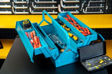 Werkzeugkoffer plus Elektriker-Werkzeugsortiment 